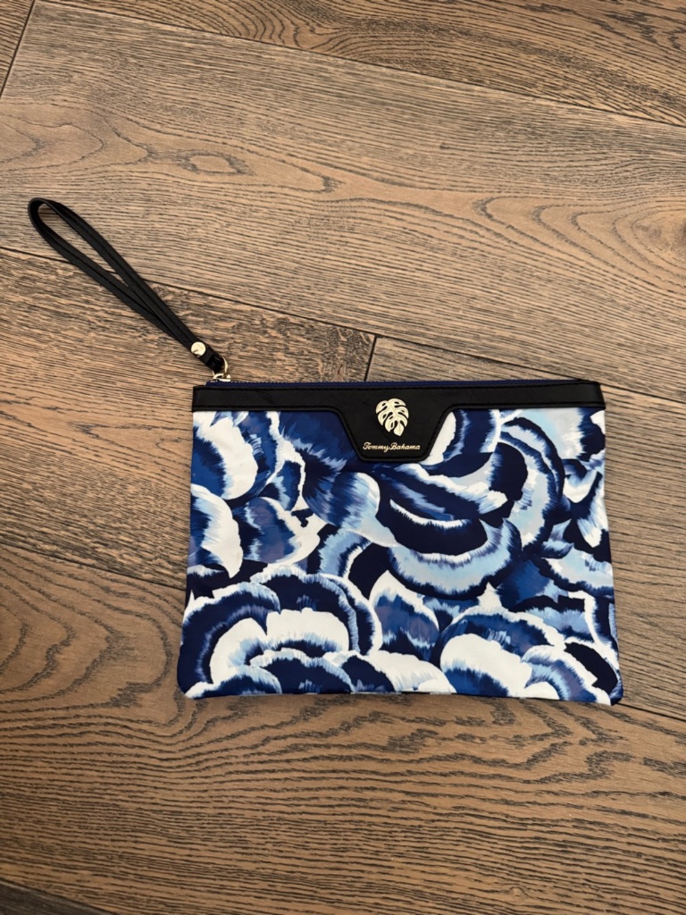 Tommy Bahama Navy and White Floral Wristlet Clutch
